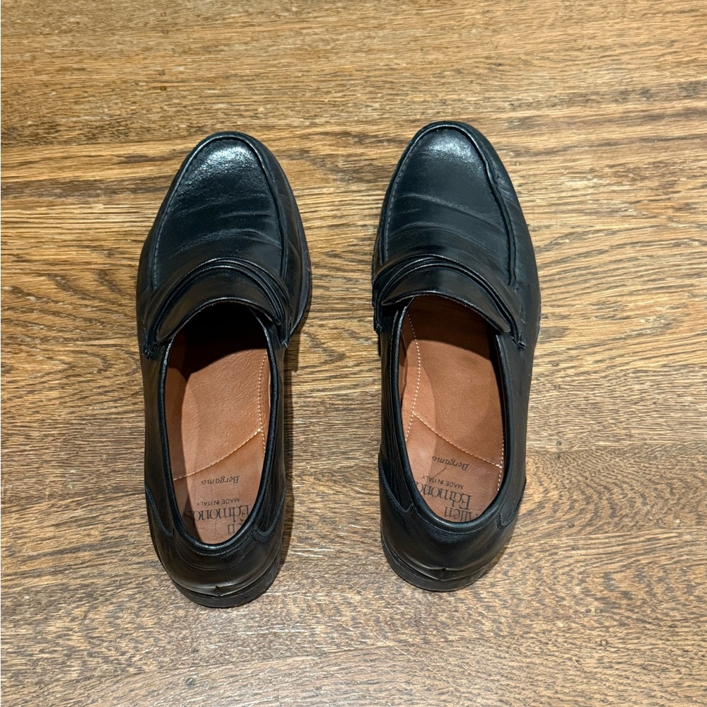 Allen Edmonds Black Loafers Classic Slip-On Design